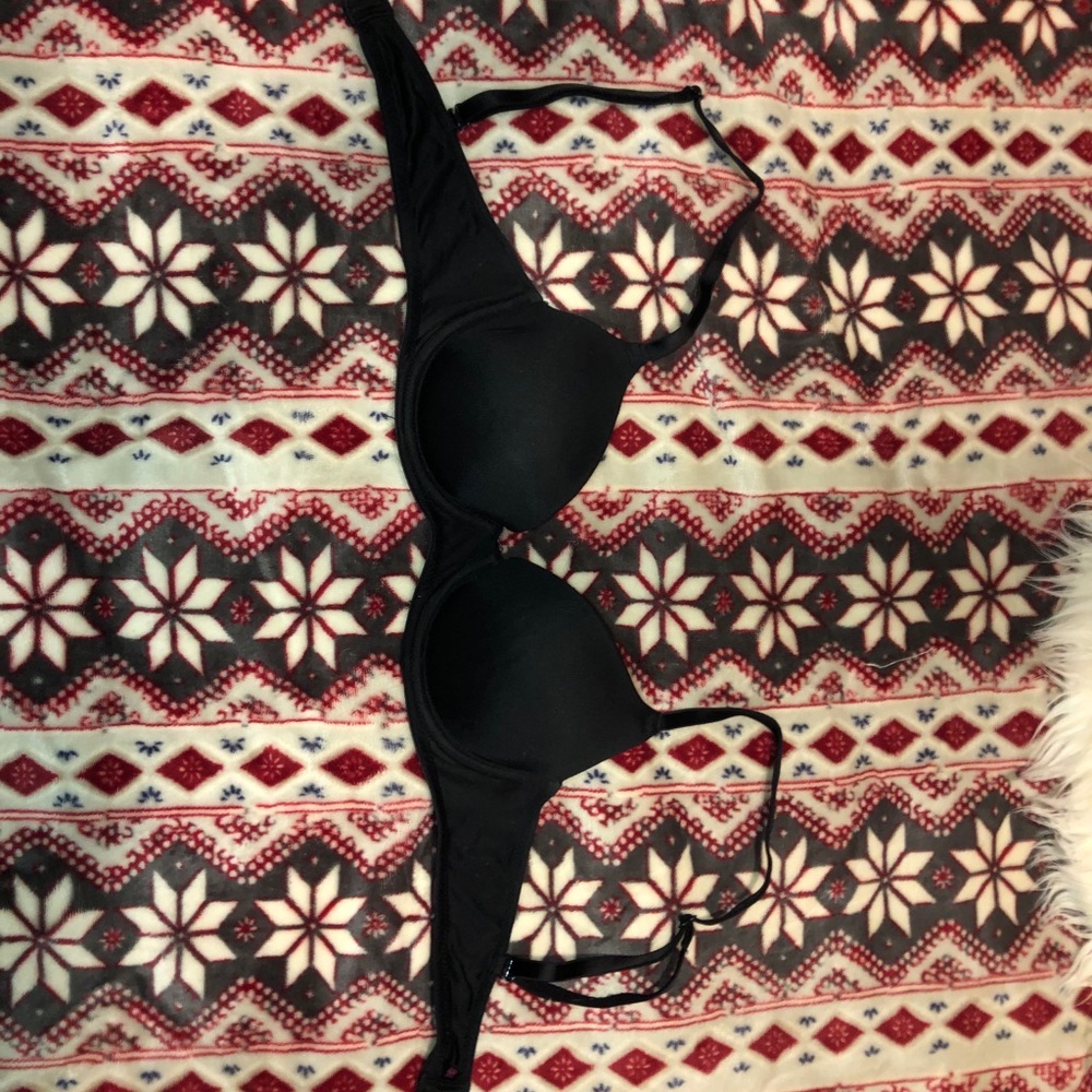VS pink bra